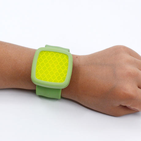 otta.s 専用シリコンケース：バンド型